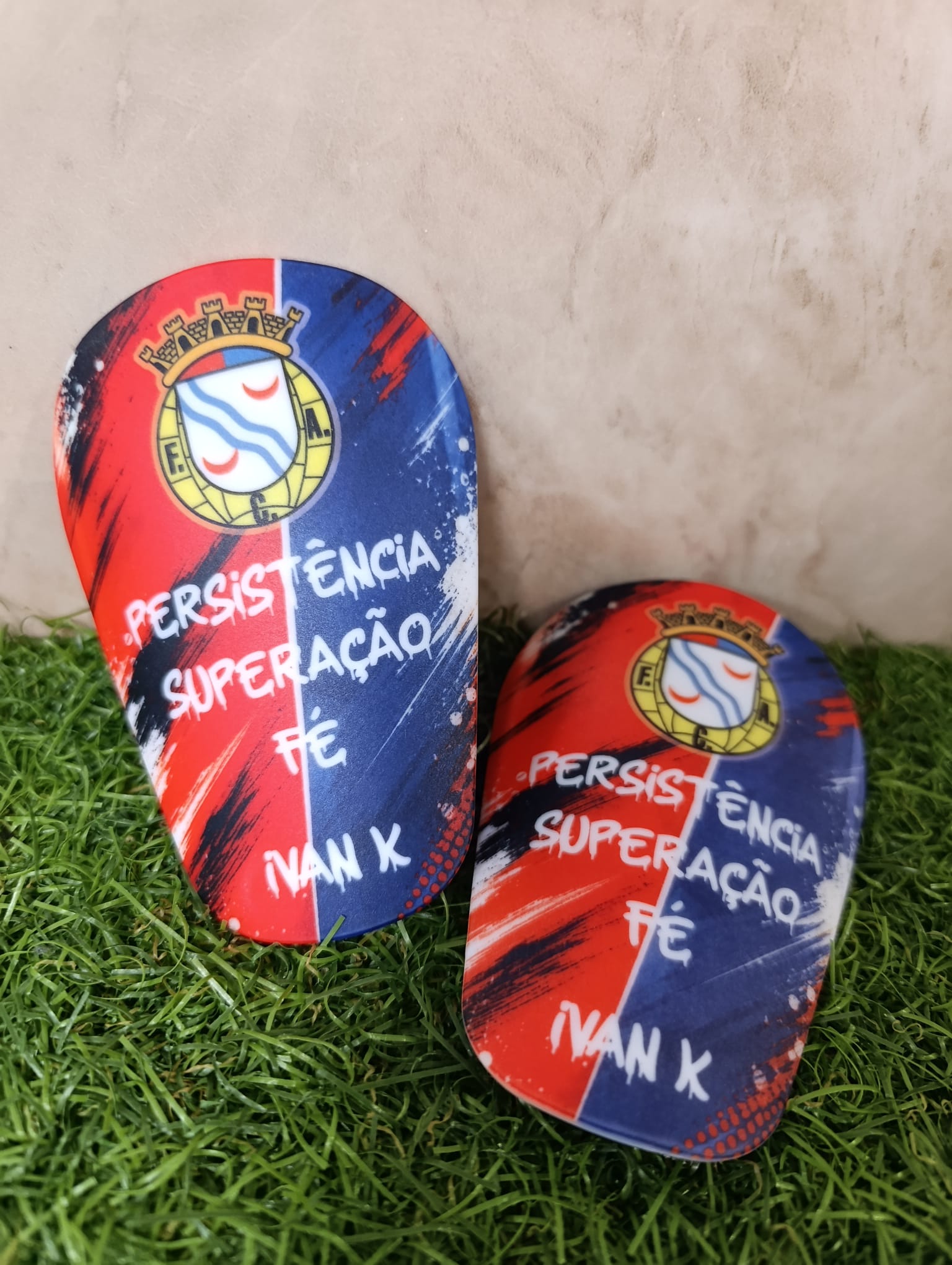 Caneleiras personalizadas com diferentes grafismos